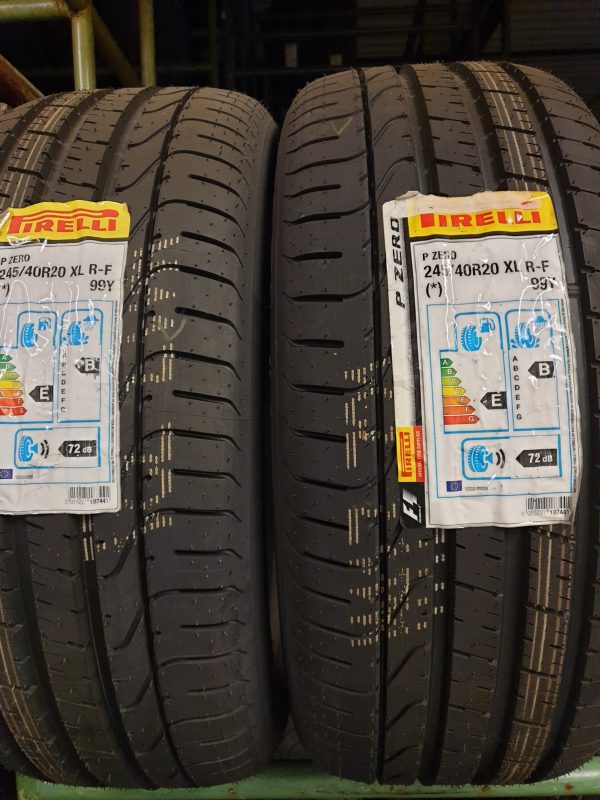 Pirelli 245/40R20 99Y PZero * XL Runflat Zomerbanden