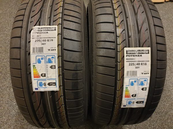 2x Bridgestone 225/40R18 88Y RE050A * Runflat Zomerbanden Dot 2015, marge factuur.