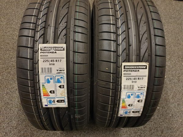 2x Bridgestone 225/45R17 91W RE050A * Runflat Zomerbanden Dot 2016, marge factuur.