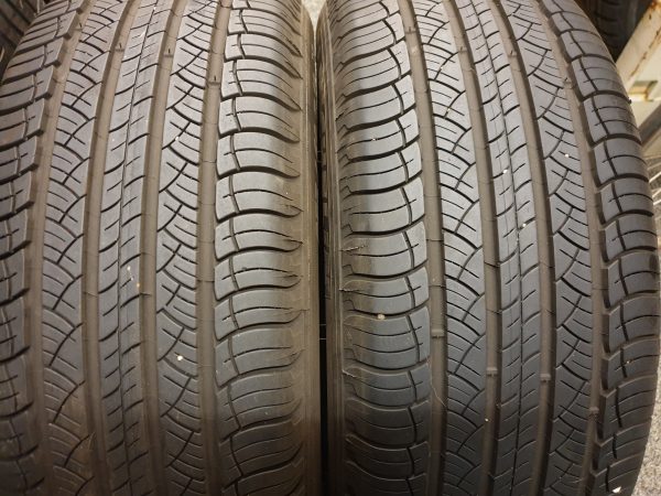 2x Michelin 235/60R18 103V Latitude Tour Zomerbanden Dot 3215 gebruikt met 6.5 mm, marge factuur.