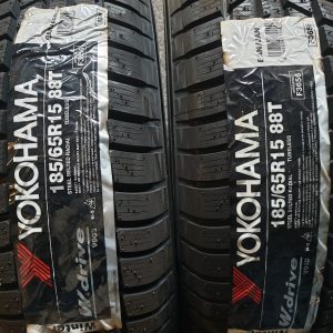 2x Yokohama 185/65R15 88T WDrive V903 Winterbanden Dot 2010, marge factuur.