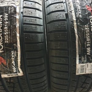 2x Yokohama 225/55R16 98V WDrive V902A Winterbanden Dot 2011, marge factuur.