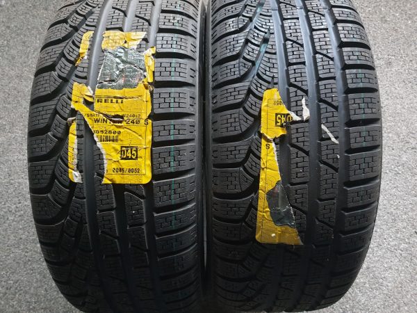 2x Pirelli 225/50R17 98V W240 Sottozero-2 Winterbanden Dot 2010, marge factuur.