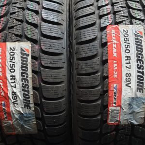 2x Bridgestone 205/05R17 89V LM25 Runflat Winterbanden Dot 2008, marge factuur.