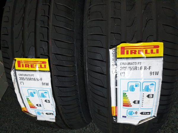 2x Pirelli 205/55R16 91W P7 * Runflat Zomerbanden Dot 2012, marge factuur.