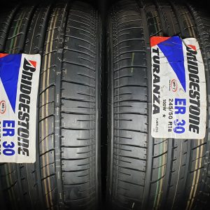 2x Bridgestone 245/50R18 100W ER30 * Zomerbanden Dot 2009, marge factuur.