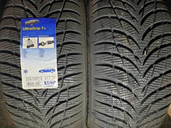 2x Goodyear 205/55R16 91T Ultragrip 7+ Winterbanden Dot 2010, marge factuur.