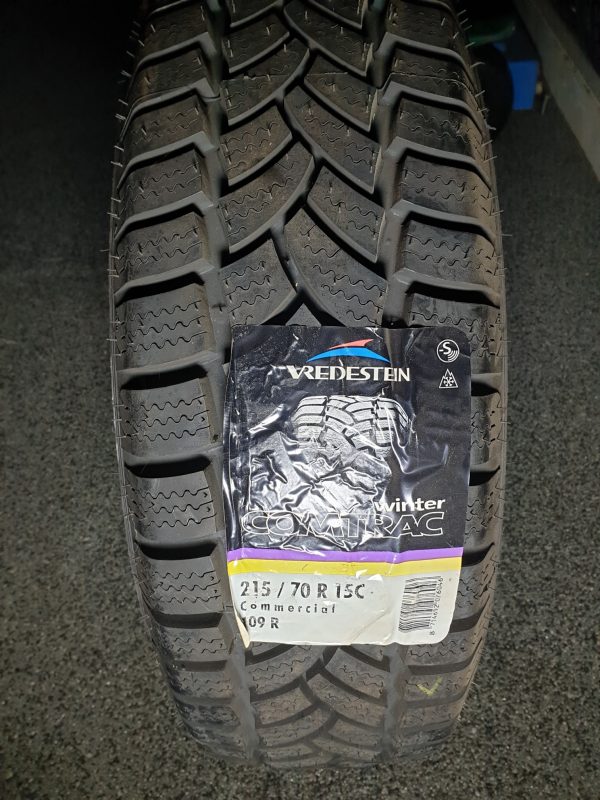 1x Vredestein 215/70R15C 109R Comtrac Winterband Dot 2011, marge factuur.