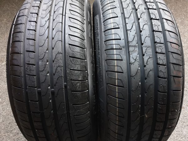 2x Pirelli 205/55R17 95V P7 XL Zomerbanden Dot 2015, marge factuur.