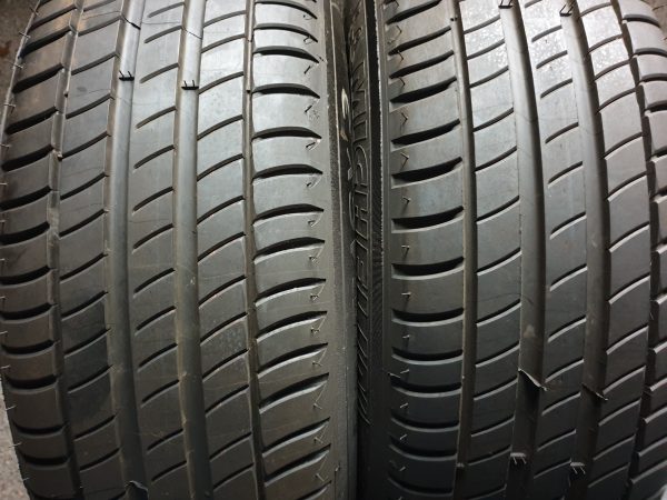 2x Michelin 215/65R17 99V Primacy 3 Zomerbanden Dot 2016, marge factuur.