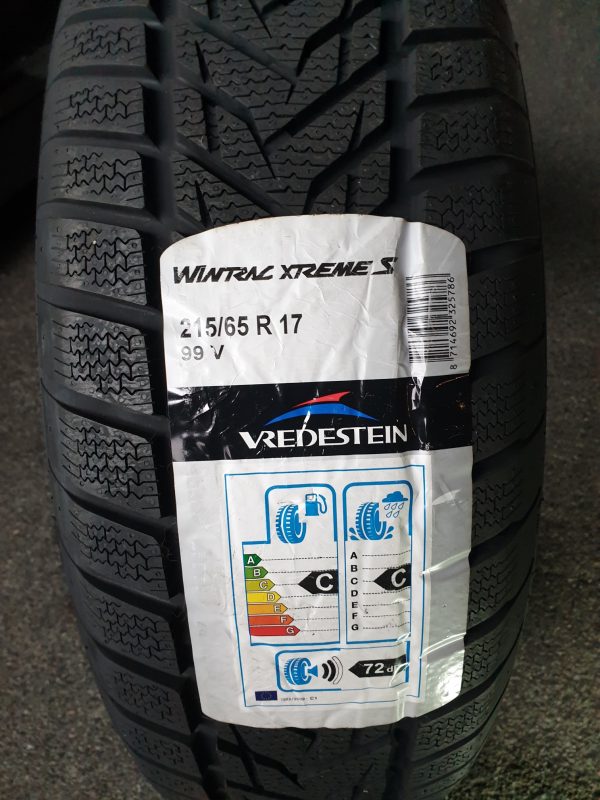 1x Vredestein 215/65R17 99V Wintrac Xtreme S Winterbanden Dot 2017, marge factuur.